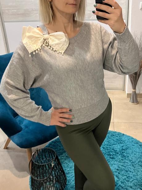 Dámsky sveter s veľkou mašľou (uni), l / m / xl
