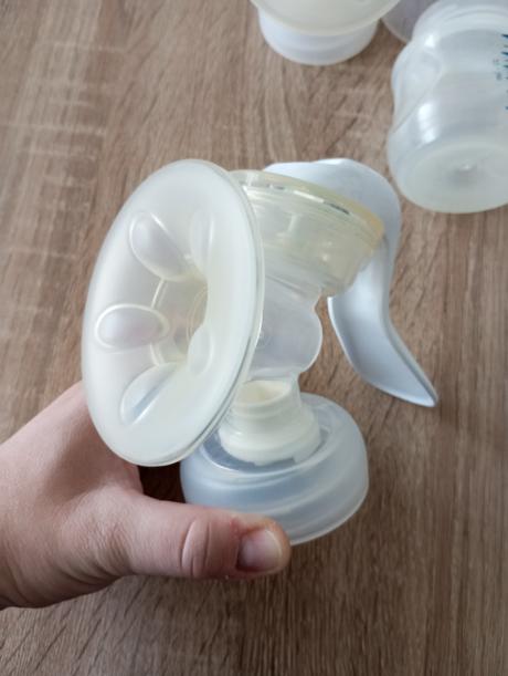 2x odsávačka mlieka s príslušenstvom, 