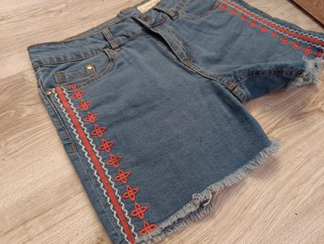 Vyšívané riflové kraťasy, esmara,m