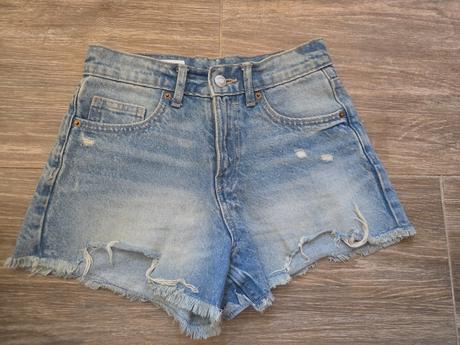 Šortky č.152, zara,152