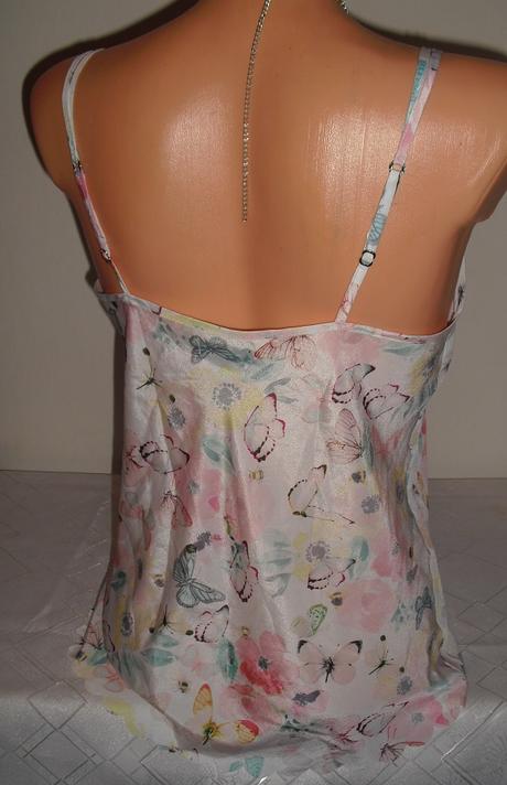 Motylikova kosielka signature, f&f,m