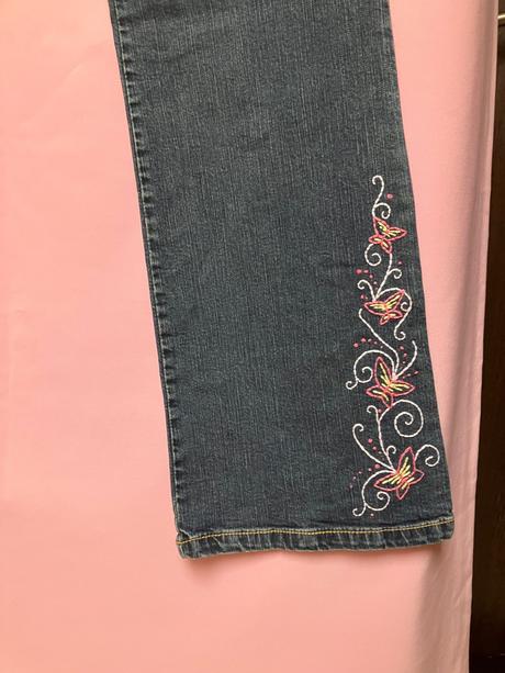 Dámske zvonové upcycled ručne vyšívané rifle, 38 / m