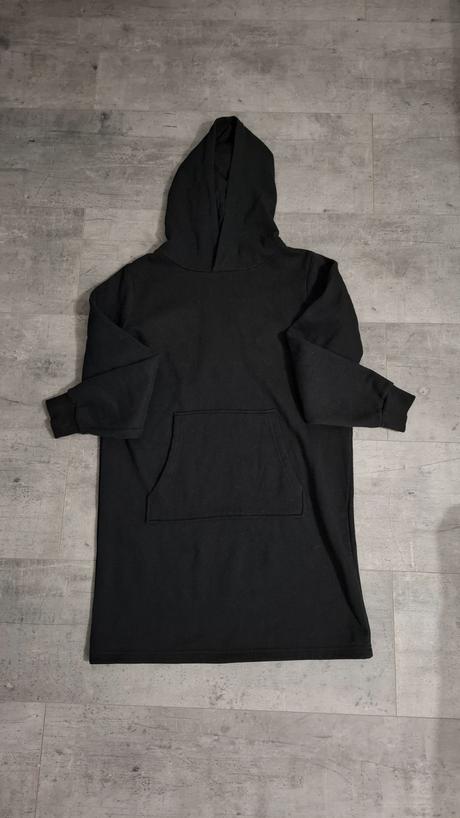 Cierne mikinove saty, house,s