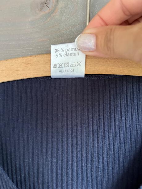 Krásne obtiahnute šaty, s