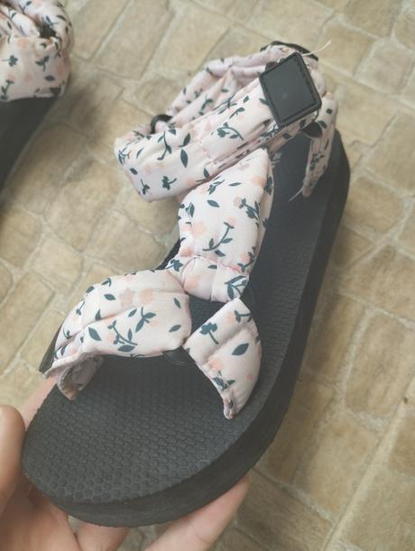 Ultra ľahké sandále reserved, 30