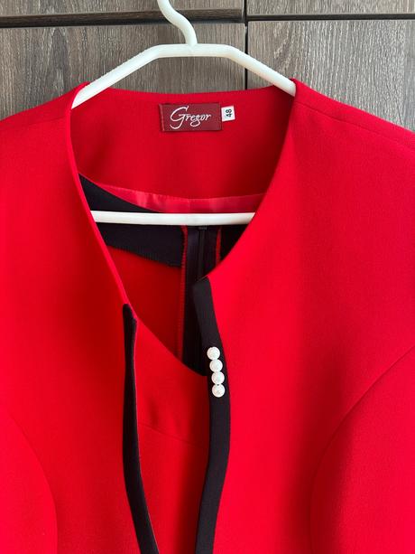 Dámske šaty s kabátikom, 48