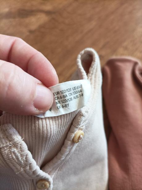 Rebrovane tričká, h&m,128