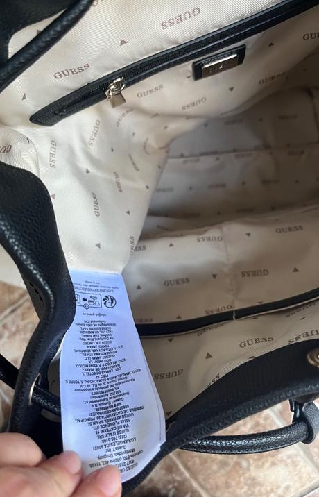 Nový ruksak guess s visačkou, guess