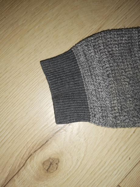 Krásny svetrík, 98