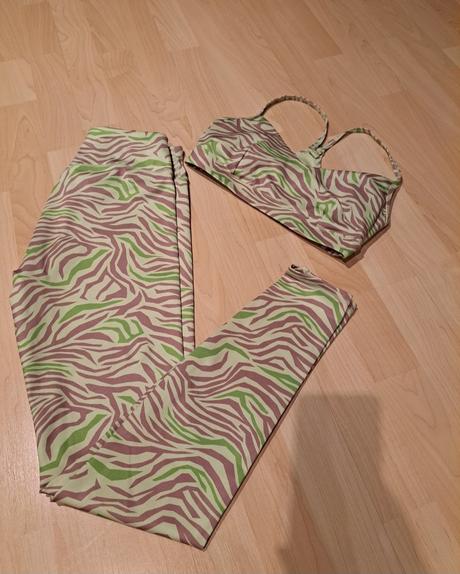 Leginy a sportova podprsenka hunkemoller, s