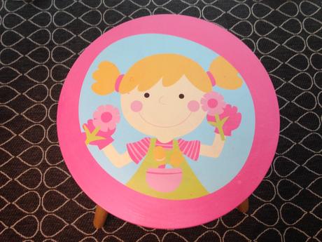 Detsky stolik a stolicky,koberec,odrazadlo,plysak,