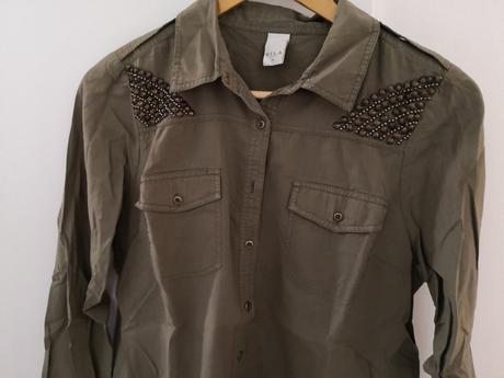Olivová košeľa, 40