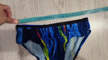 Chlapčenské plavky, 146