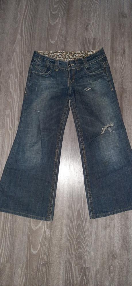 Damske zvoncove rifle, bershka,38