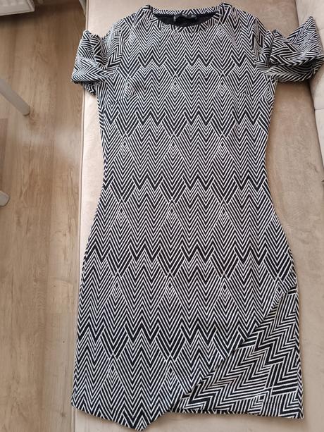 Šaty s 3/4 rukavmi, s