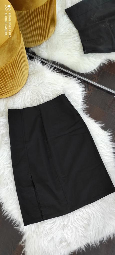 Obtiahnutá sukňa, m