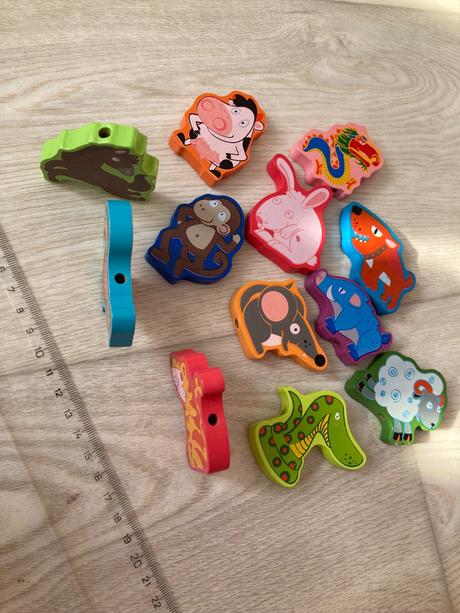 Drevené zvieratká navliekacie, 
