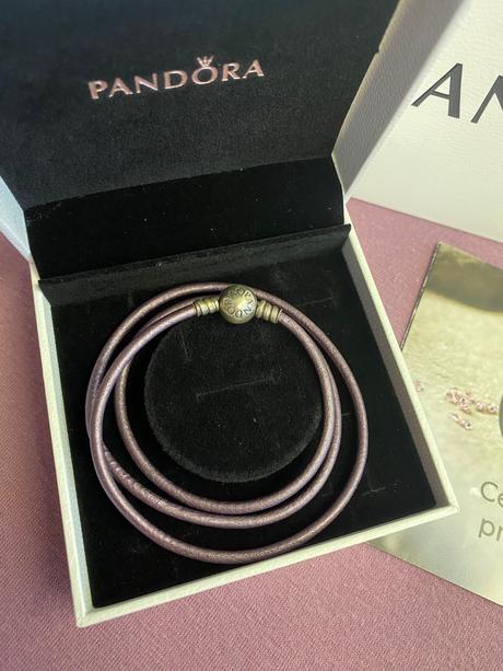 Koženy naramok pandora, pandora