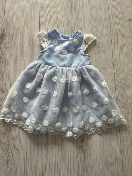 Slávnostne šaty s kvetinovou výšivkou a tylom, early days,62