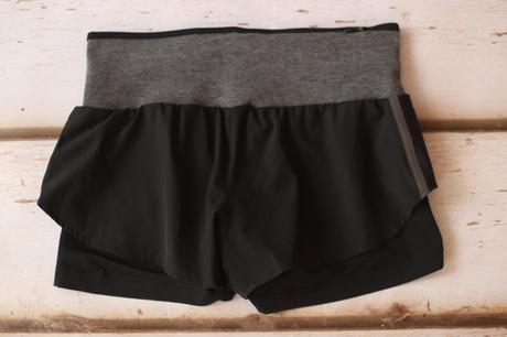 Šortky adidas xs, sedí na s, xs