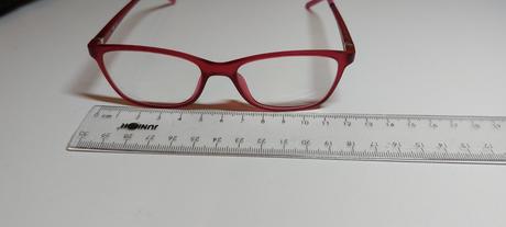 Dievčenské dioptrické okuliare,