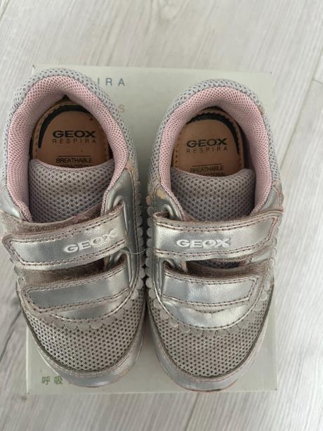 Dievčenské strieborné botasky - blikajúce (geox 24, geox,24