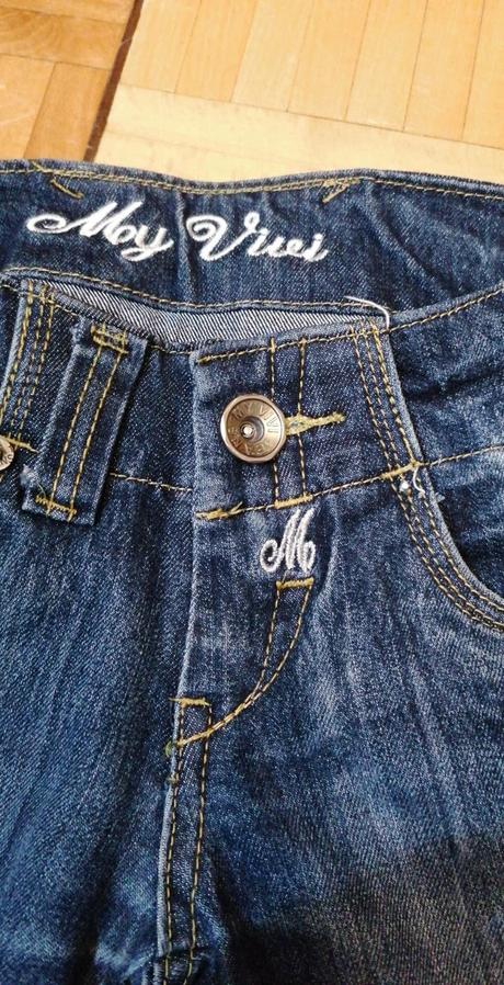 Tmavomodré rifle, 34