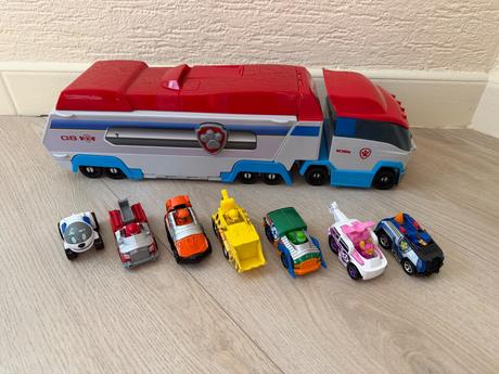 Labkova patrola - labkator + 7 kovovych vozidiel, 