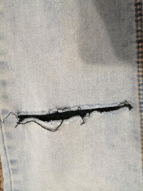 Roztrhnute rifle, pull&bear,38