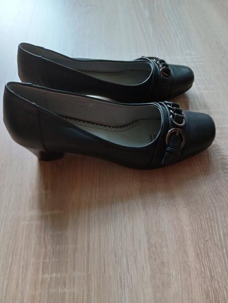 Dámske lodičky na nízkom opätku, 39