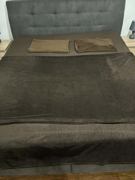 Predám poťahy na gauč/postel, 2 kusy, 230x220cm, 