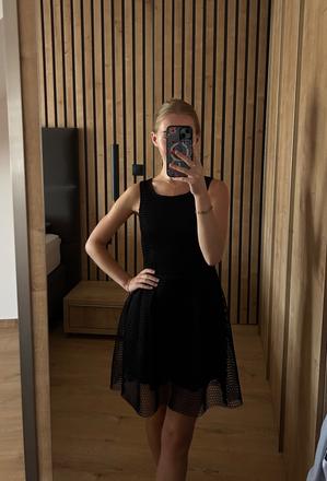 Krátke spoločenské šaty -xs, xs