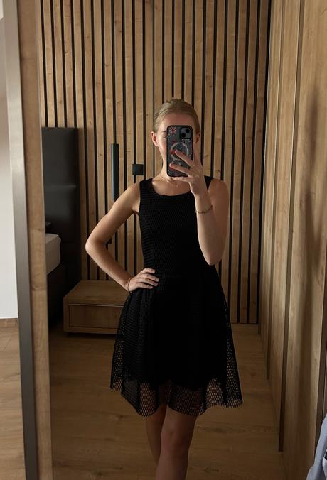 Krátke spoločenské šaty -xs, xs