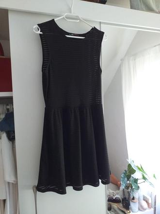 Šaty s holým chrbtom, terranova,l