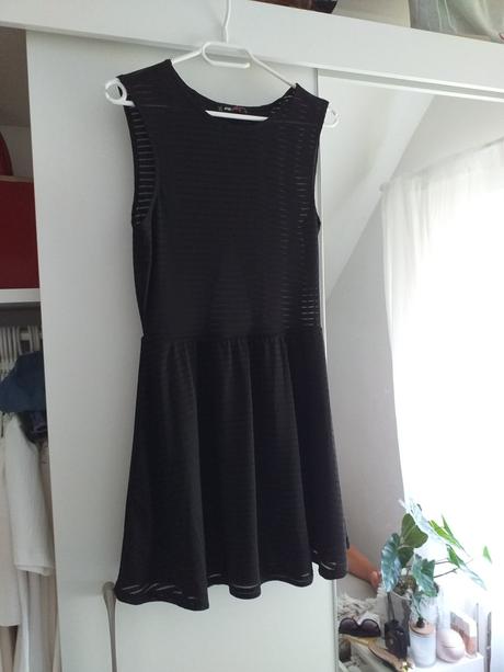 Šaty s holým chrbtom, terranova,l