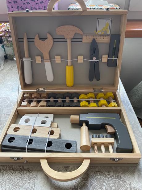 Kufrík s náradím, 