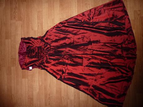 Spoločenské šaty, l