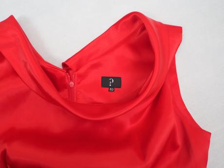 Kvalitné saténové šaty, s