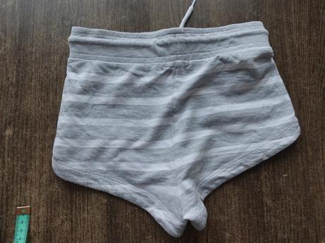2x kraťasy, h&m,122