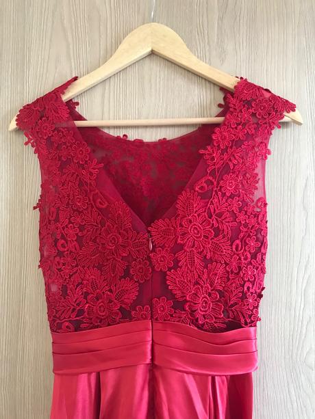 Spoločenské šaty, m