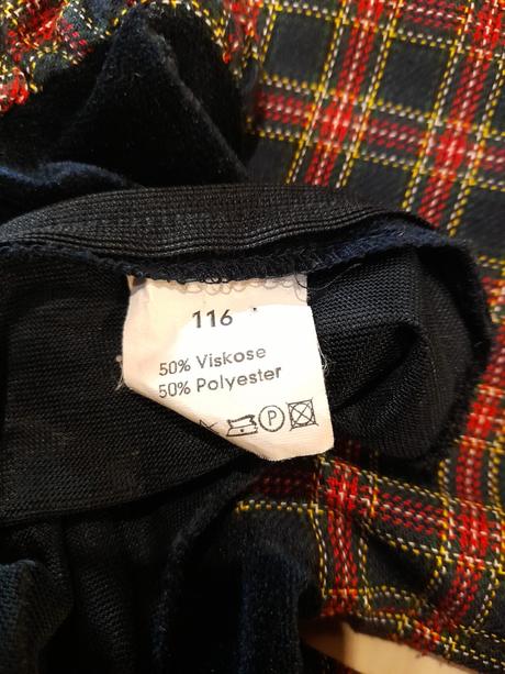 Vianočné zamatové šaty, 116