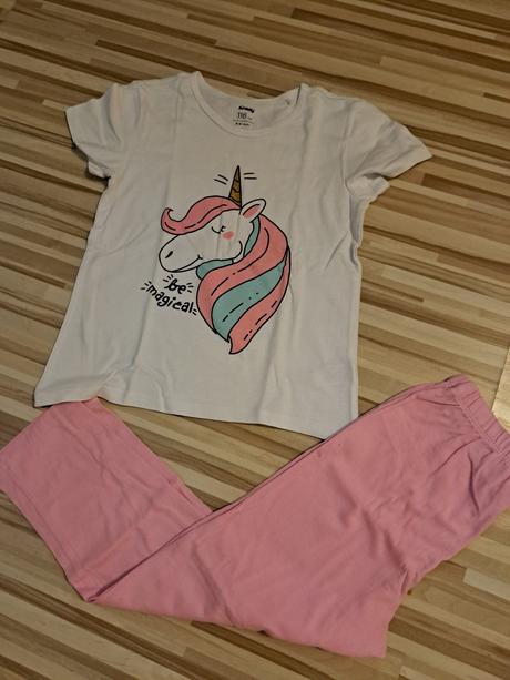 Pyžamo 116, sinsay,116