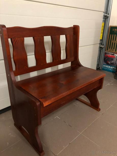 Lavica z borovicového masívu v čerešni,