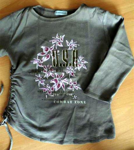 Pekné tričko s kvetmi & naboku na sťahovanie, 158