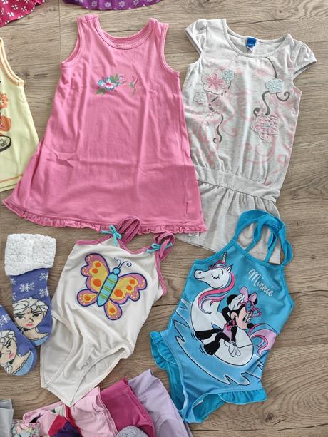 Balík oblečenia pre dievčatko veľ. 116/122, 104–116