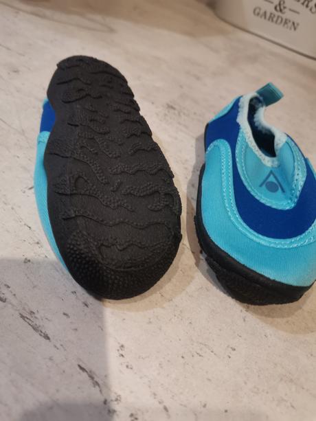 Topánky do vody, 24