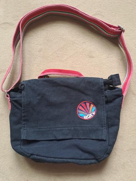 Cierna taška roxy, roxy