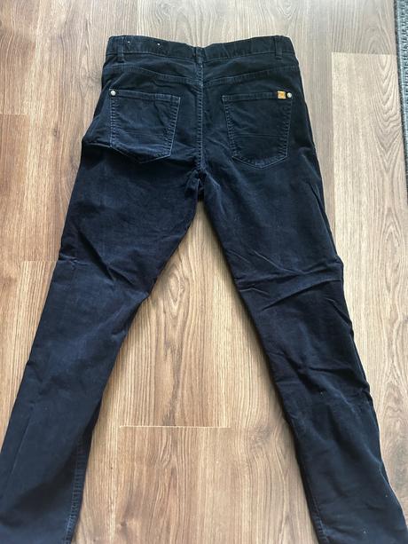 Mencestraky, zara,152