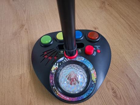 Mikrofón so stojanom,