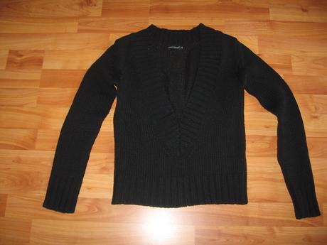 Čierny pulovrík do v, s
